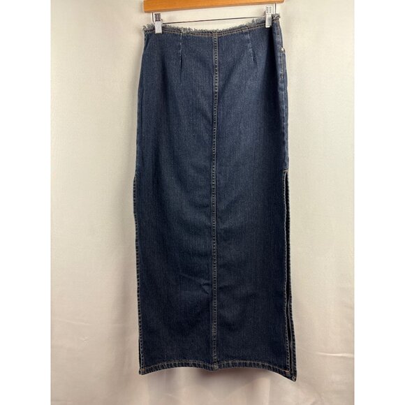 Bubblegum Womens Frayed Denim Skirt W/ Pockets & Front Zip Closure - Picture 5 of 5